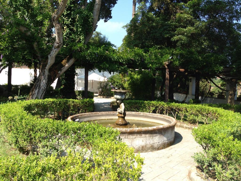 Relais La Rupe Hotel Соренто Екстериор снимка